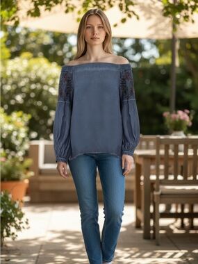 NWT Talori Off-Shoulder Embroidered Long-Sleeve Top (PTP 19)